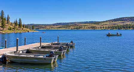 Big Lake boat dock and rental boats in the Arizona White Mountains